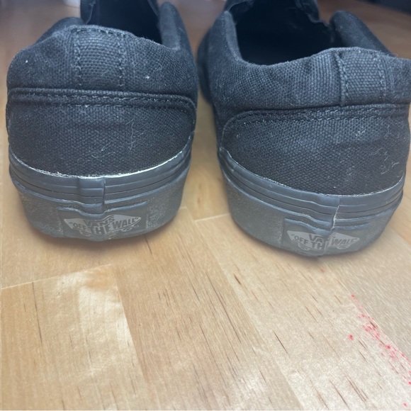 SOLD Vans Classic Tennis Shoes - Picture 5 of 9